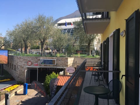 Fahrradappartement app 5 trilocale vista lago Apartment in Malcesine