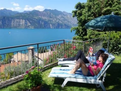 Zwei-Zimmer-Wohnung mit herrlicher Terrasse mit Seeblick Apartment in Malcesine