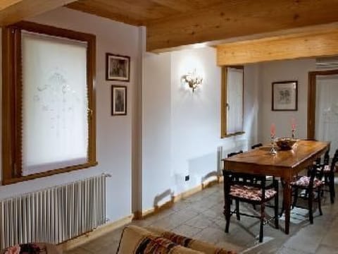 Wohnung 'Rose' mit Terrasse Apartment in Friuli-Venezia Giulia