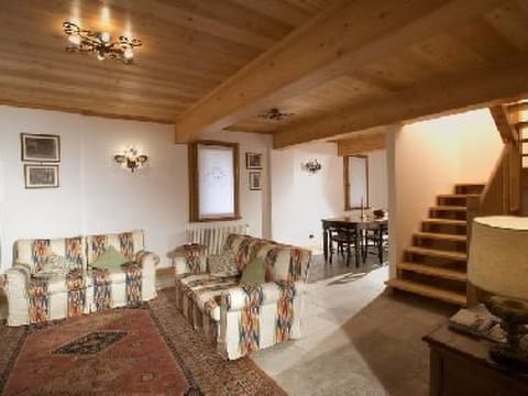 Wohnung 'Rose' mit Terrasse Apartment in Friuli-Venezia Giulia