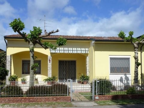 Ferienvilla mit Garten, Grill und Terrasse Vacation rental in Viareggio