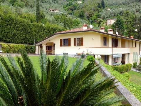 Tolles Ferienhaus in Camaiore mit Privatem Pool Vacation rental in Camaiore