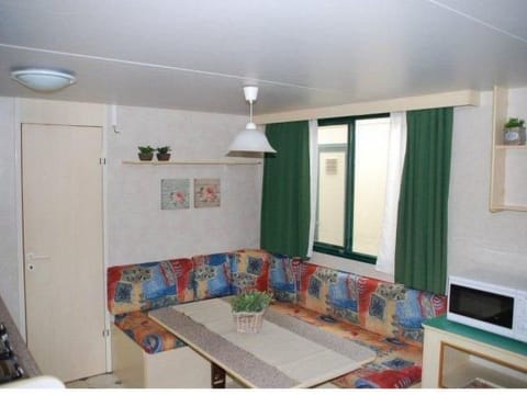 Mobilheim auf einem Campingplatz in der Nähe des Meeres, Pisa, Apartment in Viareggio