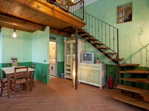 Wohnung 'Antico Fienile' mit Terrasse Apartment in Vinci
