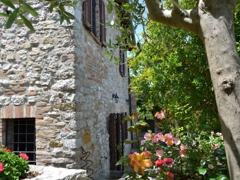Altes Steinhaus mit Garten Vacation rental in Umbria