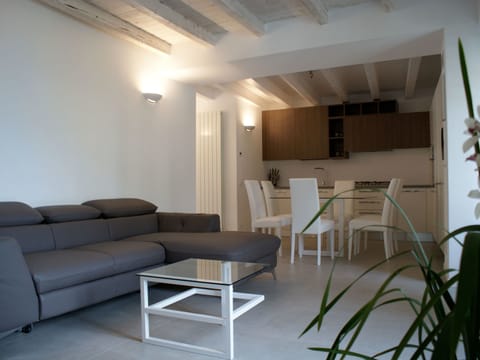 Seesicht"-Wohnung mit Wasserblick Apartment in Province of Brescia