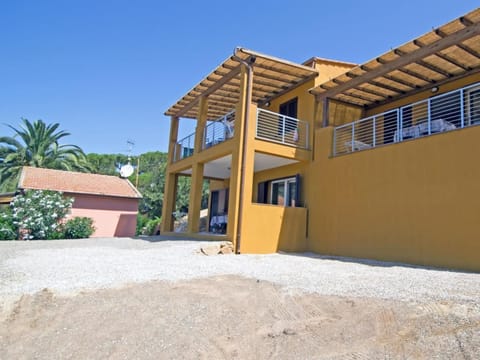 Wohnung 'Villa Artemide' mit Terrasse Apartment in Capoliveri