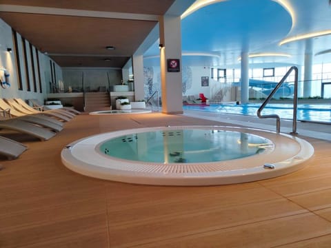 Pool Indoor