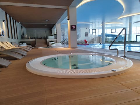 Pool Indoor