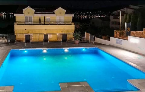 pool