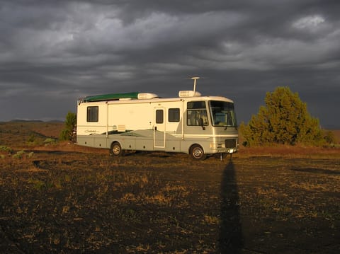 2000 Fleetwood Southwind Véhicule routier in Scotts Valley