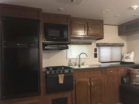 AGA 2 - 2017 Jayco Jay Flight SLX 245RLSW Tráiler remolcable in Gunnison