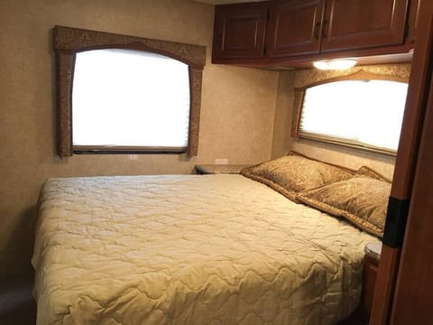 2011 Ford Hurricane Bunkhouse Drivable vehicle in Silverado Ranch