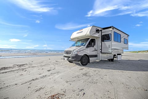 2017 Coachmen Prism Mercedes Benz Motorhome. Drivable vehicle in San Antonio