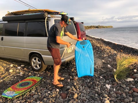Braddah IZ - (Kona - Big Island) Camper in Kalaoa