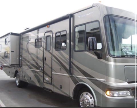 2008 Fleetwood Fiesta LX Drivable vehicle in San Bernardino