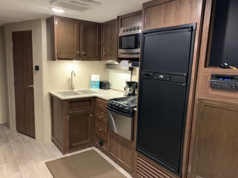 2018 Coleman Rear-Living Towable trailer in Kernville