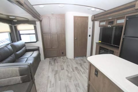 Stephen's "Tranquil Place" Half-Ton Travel Trailer Reboque rebocável in Buford