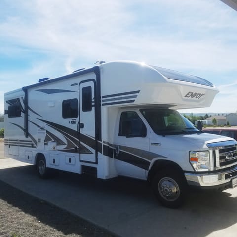 2018 Jayco 'Memory Maker' - Fully Stocked Drivable vehicle in Blue Springs