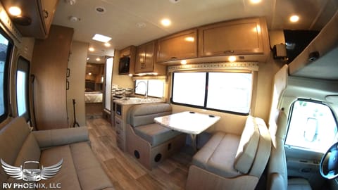 2019 Thor Motor Coach Four Winds in SCOTTSDALE Drivable vehicle in Tempe