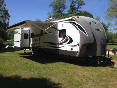 2015 Keystone Cougar Xlite Towable trailer in Tinton Falls