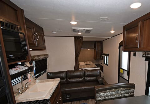 2019 27SLX  Queen pillowtop. dbl/dbl bunk Towable trailer in Kelowna