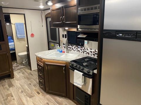 4 - 2017 Jayco Jay Flight - Loaded w/ bunks "4ore" Towable trailer in Lubbock