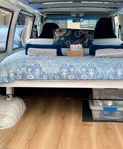 Elysium - Manual Campervan in Byron Bay