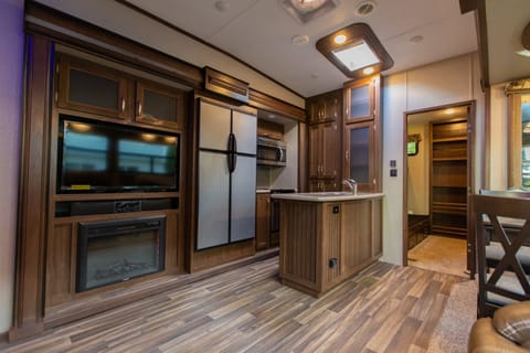 2018 Montana Mountaineer Towable trailer in Abbotsford