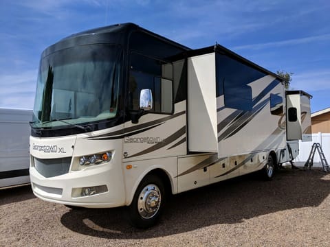 2015 Forest River Georgetown Drivable vehicle in El Mirage