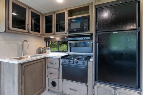 2019 Grand Design 32' Two Bath (1) Towable trailer in Temecula