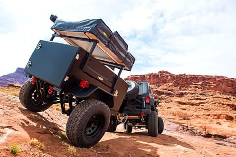 Full 360-degree articulating hitch for quiet off-road performance.
