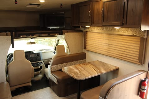 Coachmen | Sleeps 10 Comfortably | Luxury Drivable vehicle in Lake Wylie