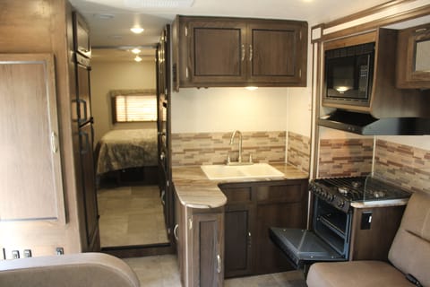 Coachmen | Sleeps 10 Comfortably | Luxury Fahrzeug in Lake Wylie