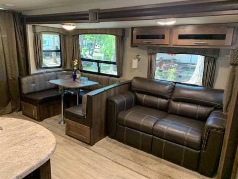 2018 Wildcat Bunk Towable trailer in Kernville