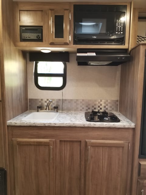 2018 Jayco Jay Feather Towable trailer in Gilbert