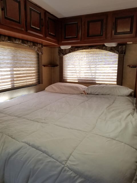 2012 Forest River Sunseeker Véhicule routier in Laguna Woods