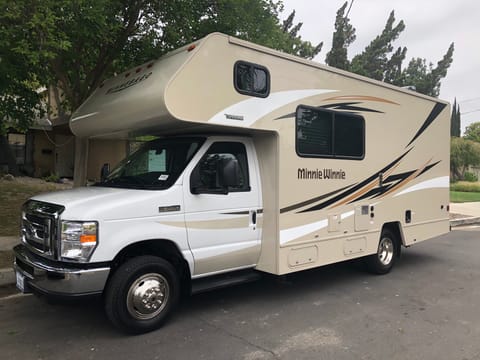 Beautiful 2018 24' Winnebago in excellent conditions, not even a scratch and drives like a dream, Will take you anywhere you wanna go.