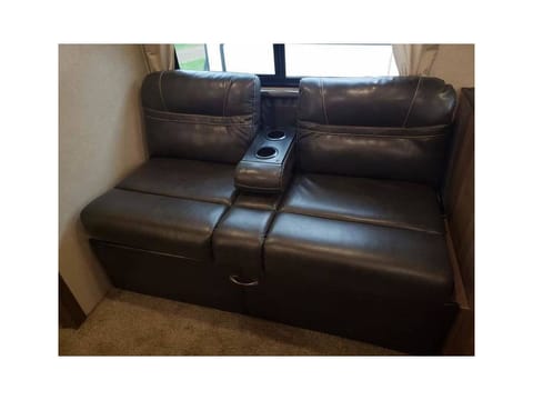 11 - 2019 Palomino Puma - double bunks "e11even" Towable trailer in Lubbock