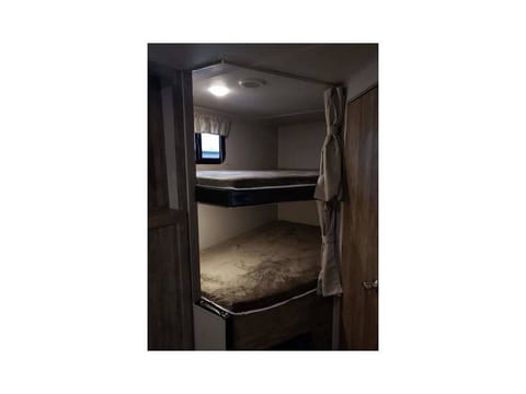 11 - 2019 Palomino Puma - double bunks "e11even" Towable trailer in Lubbock
