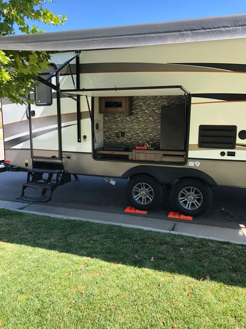 2018 Forest River Wildcat Towable trailer in Modesto