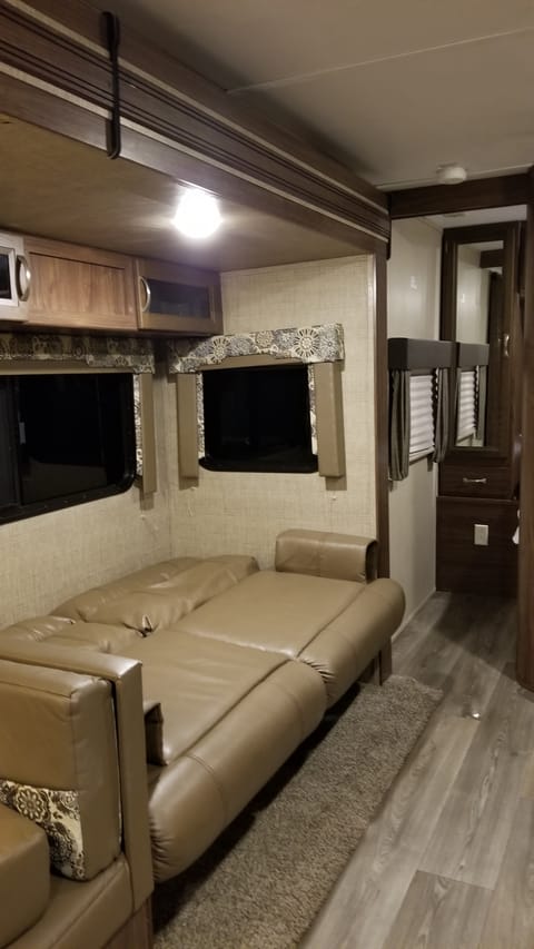 BigFig RV..****Delivery to Fort Wilderness!  All inclusive! Towable trailer in Orlando