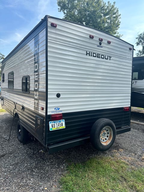 2023 Keystone Hideout easy pull for most mid size trucks and suvs! Towable trailer in Ankeny