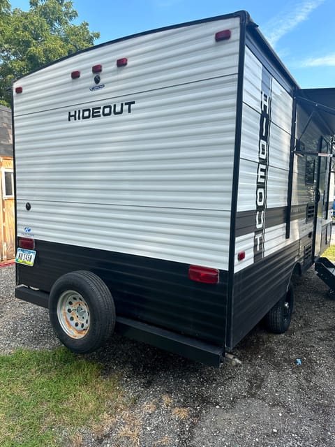 2023 Keystone Hideout easy pull for most mid size trucks and suvs! Towable trailer in Ankeny