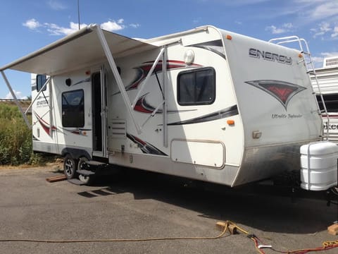 Play all day on the toys and then hang out in the shade with this Toy Hauler that is just waiting for your next adventure. 