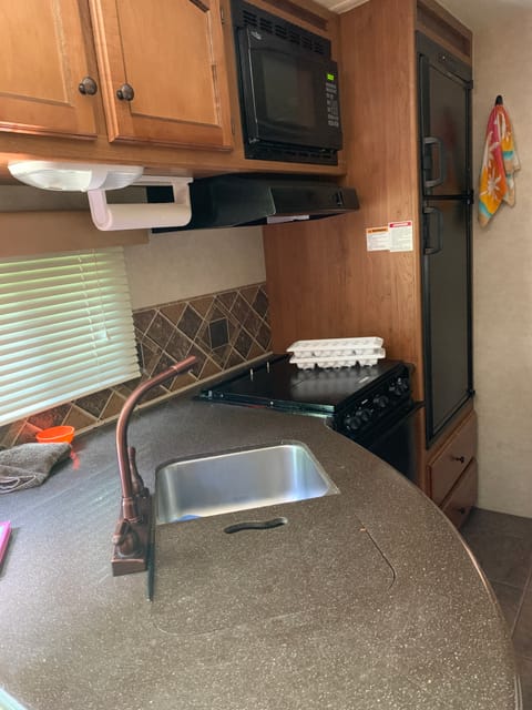 2012 Sunset Camper Trailers bunk sweet Towable trailer in Taunton