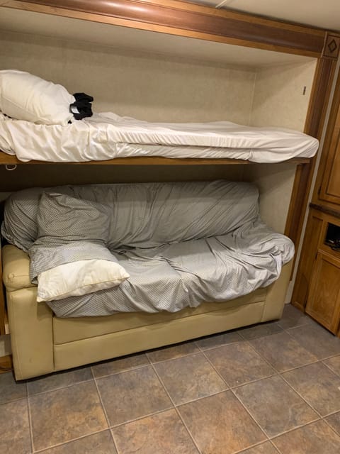 2012 Sunset Camper Trailers bunk sweet Towable trailer in Taunton