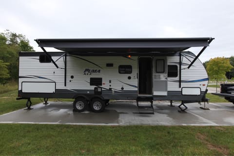 Double Bunkhouse! Towable trailer in Bartlett