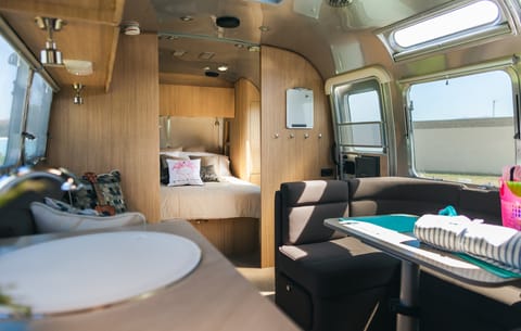 2020 Airstream Flying Cloud FB with Bunk - King of the Road Towable trailer in Chino