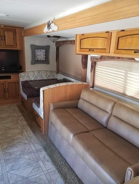 2011 Coachmen Mirada Drivable vehicle in West Melbourne